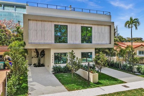 Townhouse in Miami, Florida 4 bedrooms, 243.78 sq.m. № 2045072 - photo 2