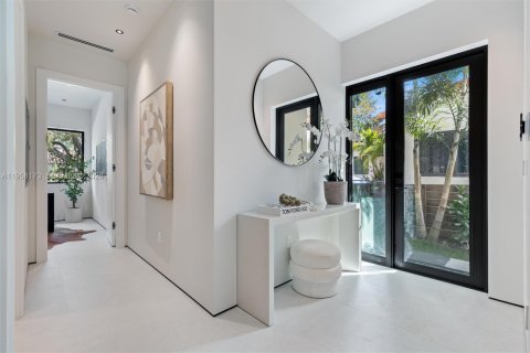 Townhouse in Miami, Florida 4 bedrooms, 243.78 sq.m. № 2045072 - photo 5