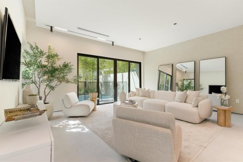 Townhouse in Miami, Florida 4 bedrooms, 243.78 sq.m. № 2045072 - photo 7