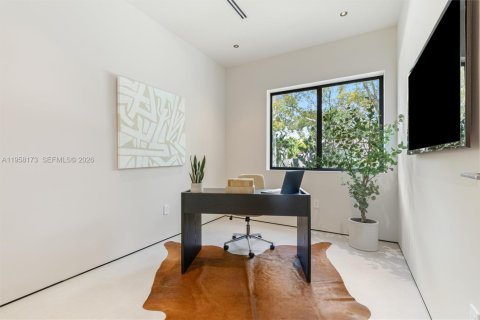 Townhouse in Miami, Florida 4 bedrooms, 243.78 sq.m. № 2045072 - photo 21