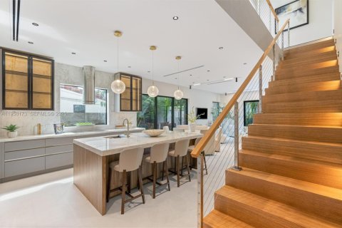 Townhouse in Miami, Florida 4 bedrooms, 243.78 sq.m. № 2045072 - photo 10