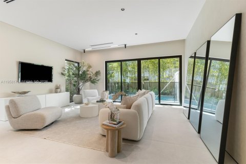 Townhouse in Miami, Florida 4 bedrooms, 243.78 sq.m. № 2045072 - photo 6