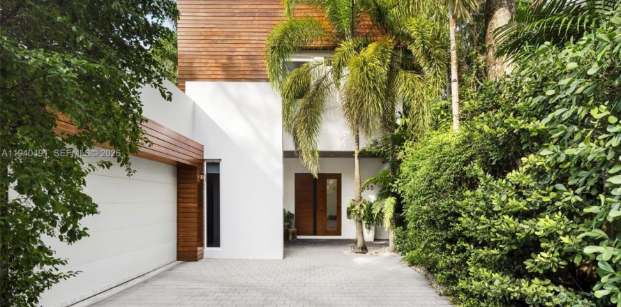 Дом в Майами, Флорида 4 спальни, 309.74м2 № 1998218