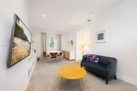 Купить виллу или дом в Майами, Флорида 4 спальни, 309.74м2, № 1998218 - фото 10