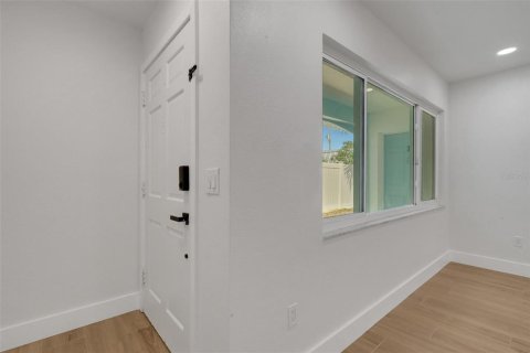 Appartement à louer à Belleair Bluffs, Floride: 2 chambres, 92.16 m2 № 2411385 - photo 10