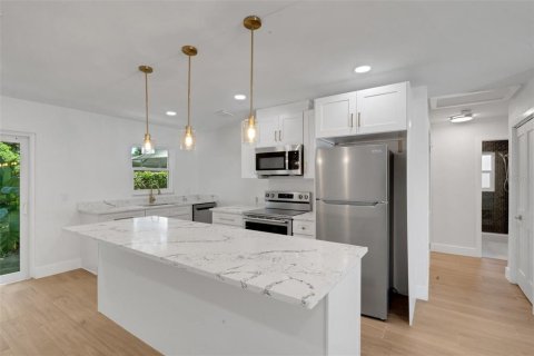Appartement à louer à Belleair Bluffs, Floride: 2 chambres, 92.16 m2 № 2411385 - photo 20