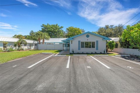 Appartement à Belleair Bluffs, Floride 2 chambres, 92.16 m2 № 2411385