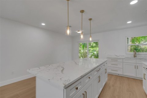 Appartement à louer à Belleair Bluffs, Floride: 2 chambres, 92.16 m2 № 2411385 - photo 18