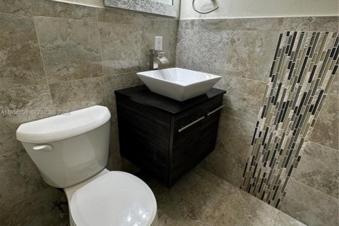 Condominio en alquiler en Fort Lauderdale, Florida, 3 dormitorios, 97.08 m2 № 2010637 - foto 6