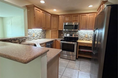 Снять в аренду кондоминиум в Форт-Лодердейл, Флорида 3 спальни, 97.08м2, № 2010637 - фото 18