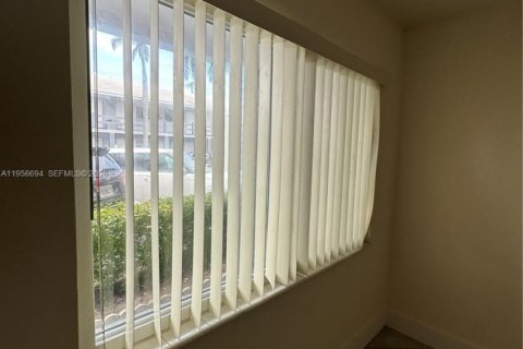 Condominio en alquiler en Fort Lauderdale, Florida, 3 dormitorios, 97.08 m2 № 2010637 - foto 15