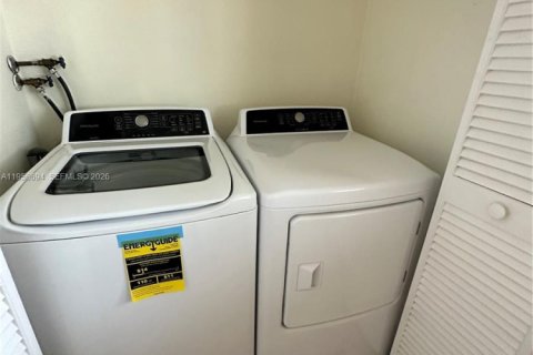 Condominio en alquiler en Fort Lauderdale, Florida, 3 dormitorios, 97.08 m2 № 2010637 - foto 12