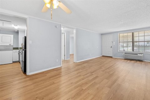 Condominio en venta en Gainesville, Florida, 1 dormitorio, 50.91 m2 № 1856487 - foto 7