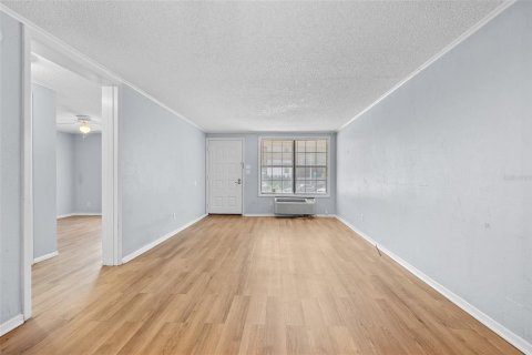 Condominio en venta en Gainesville, Florida, 1 dormitorio, 50.91 m2 № 1856487 - foto 3