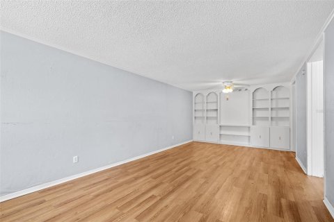 Condominio en venta en Gainesville, Florida, 1 dormitorio, 50.91 m2 № 1856487 - foto 6