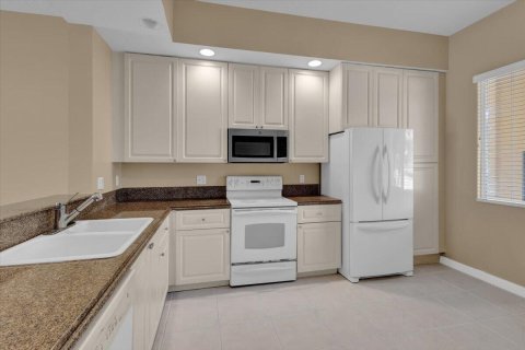 Copropriété à louer à St. Lucie, Floride: 2 chambres, 184.78 m2 № 2089659 - photo 12