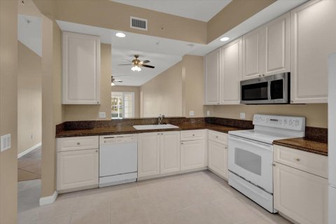 Copropriété à louer à St. Lucie, Floride: 2 chambres, 184.78 m2 № 2089659 - photo 13