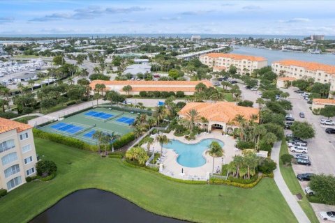 Copropriété à louer à St. Lucie, Floride: 2 chambres, 184.78 m2 № 2089659 - photo 7