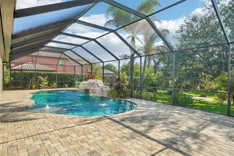 House in Lutz, Florida 7 bedrooms, 440.54 sq.m. № 2313046 - photo 2