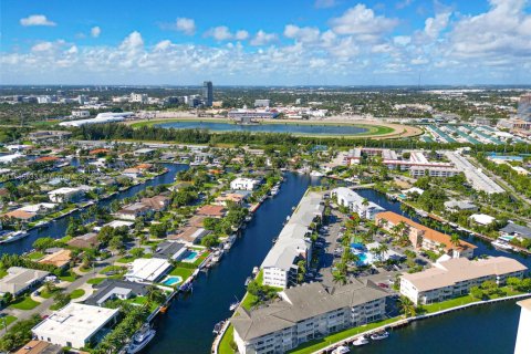 Купить кондоминиум в Халландейл-Бич, Флорида 2 спальни, 120.77м2, № 2055381 - фото 22