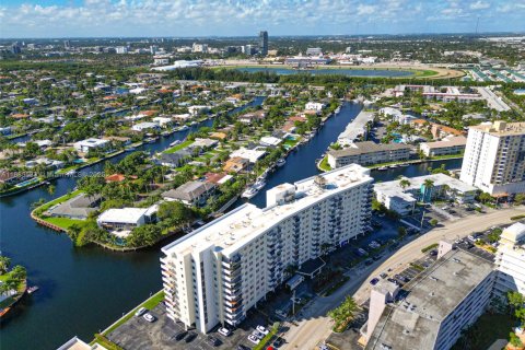 Купить кондоминиум в Халландейл-Бич, Флорида 2 спальни, 120.77м2, № 2055381 - фото 14