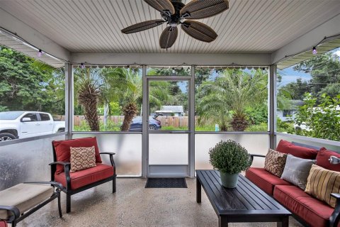 Villa ou maison à vendre à Sarasota, Floride: 2 chambres, 68.28 m2 № 2400102 - photo 7