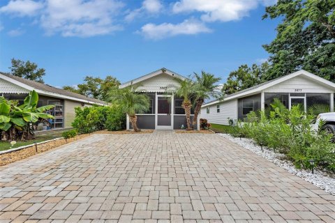 Villa ou maison à vendre à Sarasota, Floride: 2 chambres, 68.28 m2 № 2400102 - photo 3