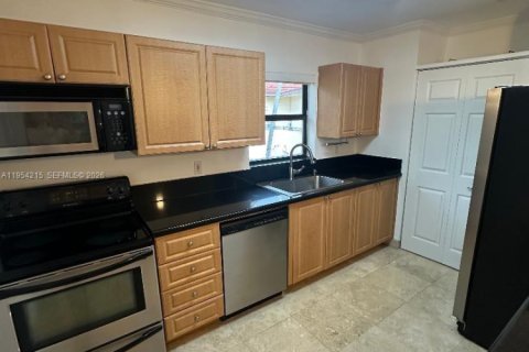 Apartamento en alquiler en Bal Harbour, Florida, 1 dormitorio, 76.46 m2 № 2008971 - foto 7