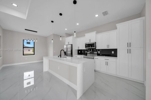 Villa ou maison à vendre à Lehigh Acres, Floride: 3 chambres, 153.29 m2 № 2003319 - photo 8