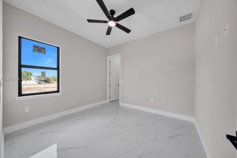 Villa ou maison à vendre à Lehigh Acres, Floride: 3 chambres, 153.29 m2 № 2003319 - photo 18