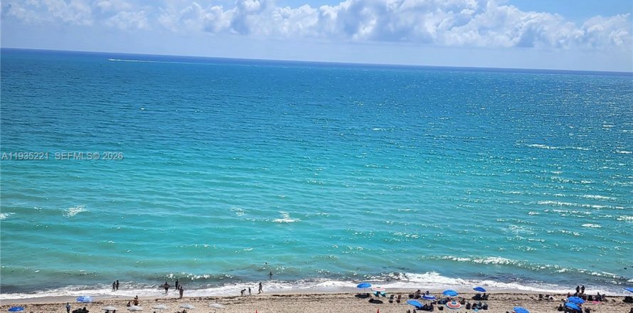 Condo in Hollywood, Florida, 2 bedrooms № 2087896
