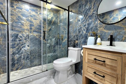 Condo in Hollywood, Florida, 2 bedrooms № 2087896 - photo 11