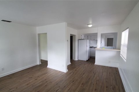Casa en venta en Saint Petersburg, Florida, 3 dormitorios, 81.57 m2 № 1823102 - foto 3