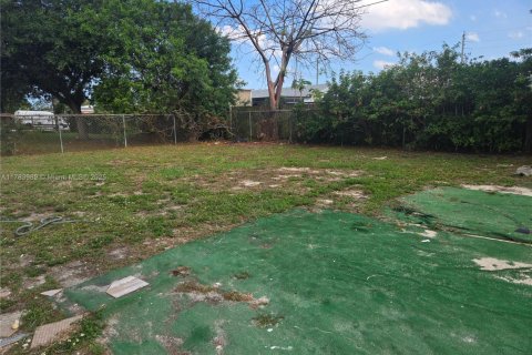 Снять в аренду виллу или дом в Майами-Гарденс, Флорида 3 спальни, 81.29м2, № 2018947 - фото 17