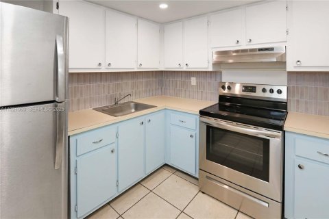 Condominio en alquiler en Miami Beach, Florida, 1 dormitorio, 62.52 m2 № 1975874 - foto 9