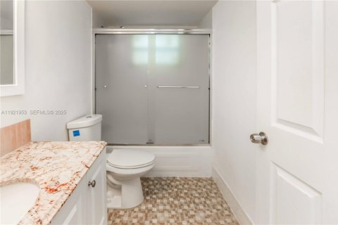 Condominio en alquiler en Miami Beach, Florida, 1 dormitorio, 62.52 m2 № 1975874 - foto 14