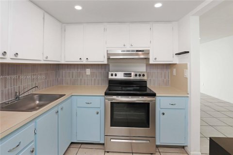 Condominio en alquiler en Miami Beach, Florida, 1 dormitorio, 62.52 m2 № 1975874 - foto 8