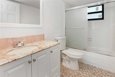 Condominio en alquiler en Miami Beach, Florida, 1 dormitorio, 62.52 m2 № 1975874 - foto 15