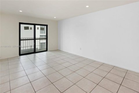 Condominio en alquiler en Miami Beach, Florida, 1 dormitorio, 62.52 m2 № 1975874 - foto 17