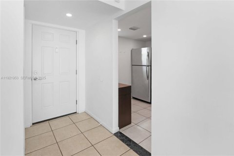 Condominio en alquiler en Miami Beach, Florida, 1 dormitorio, 62.52 m2 № 1975874 - foto 20