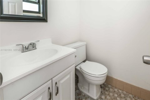 Condominio en alquiler en Miami Beach, Florida, 1 dormitorio, 62.52 m2 № 1975874 - foto 19