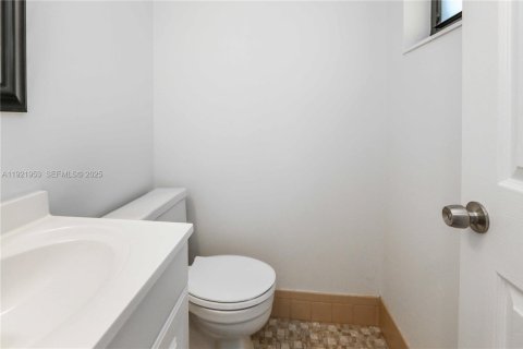 Condominio en alquiler en Miami Beach, Florida, 1 dormitorio, 62.52 m2 № 1975874 - foto 25