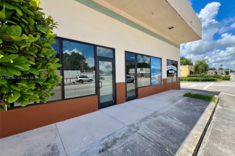 Propiedad comercial en Miami, Florida № 2038162