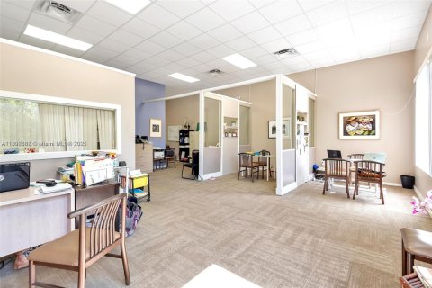 Купить коммерческую недвижимость в Майами, Флорида № 2038162 - фото 7
