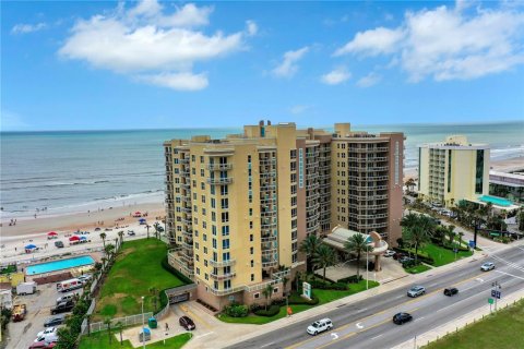 Condominio en venta en Daytona Beach, Florida, 3 dormitorios, 278.99 m2 № 1569280 - foto 1
