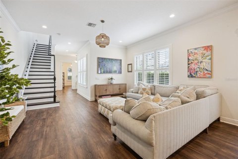 Townhouse in LAKESHORE in Winter Garden, Florida 5 bedrooms, 294.87 sq.m. № 2097902 - photo 15