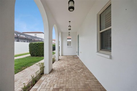 Townhouse in LAKESHORE in Winter Garden, Florida 5 bedrooms, 294.87 sq.m. № 2097902 - photo 6