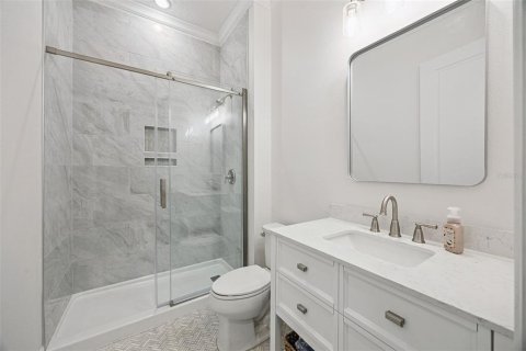 Townhouse in LAKESHORE in Winter Garden, Florida 5 bedrooms, 294.87 sq.m. № 2097902 - photo 29