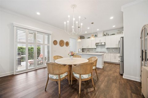 Townhouse in LAKESHORE in Winter Garden, Florida 5 bedrooms, 294.87 sq.m. № 2097902 - photo 22