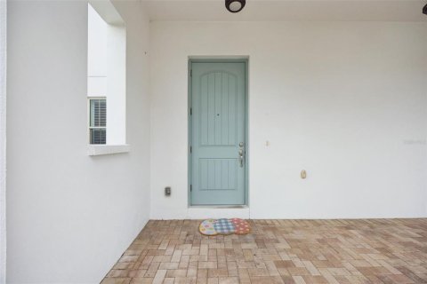 Townhouse in LAKESHORE in Winter Garden, Florida 5 bedrooms, 294.87 sq.m. № 2097902 - photo 4